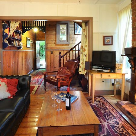 Como Cottage Accommodation Olinda Bilik gambar